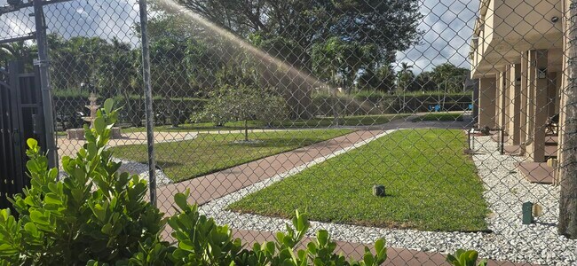 Building Photo - 300 Bonnie Blvd