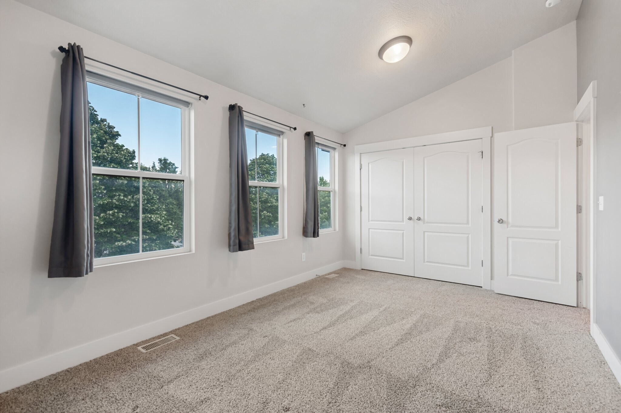 Building Photo - 10634 Topview Rd