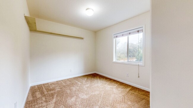 Building Photo - Gated 2 bedroom 1 bath at Pochini Family Farm!