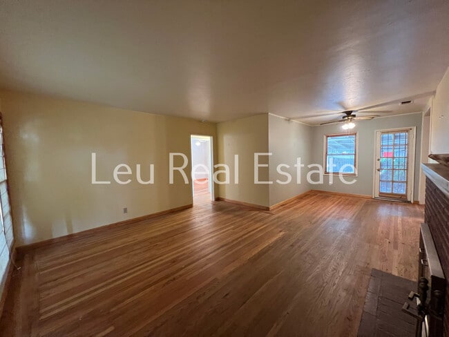 Building Photo - 6030 19th Ave