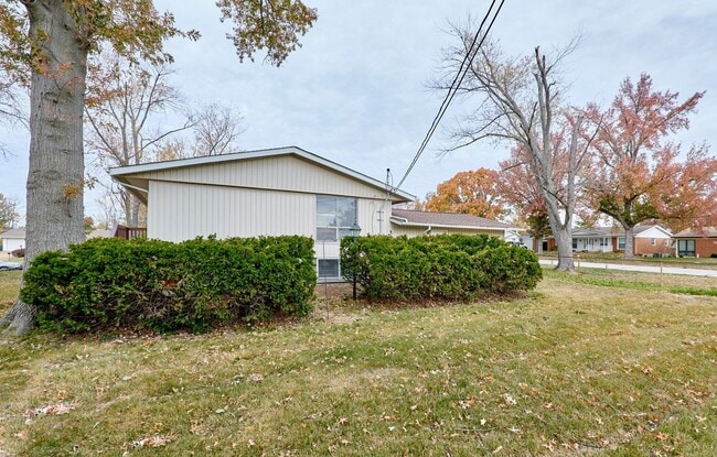 Building Photo - 5134 Red Cedar Ct