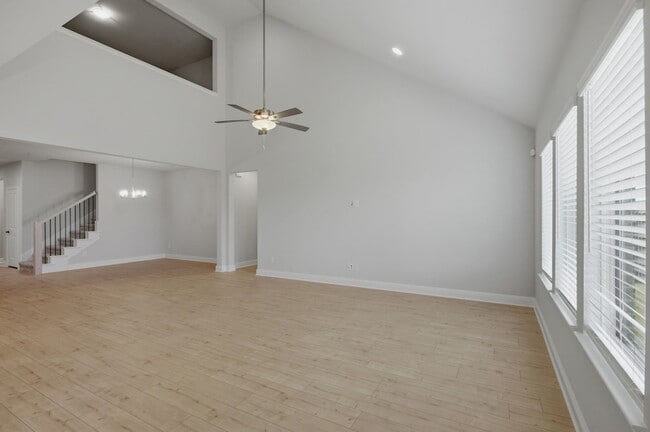 Building Photo - 1224 Redcoat Dr
