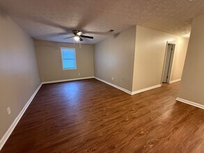 Building Photo - 108/110 St Andrews Ct