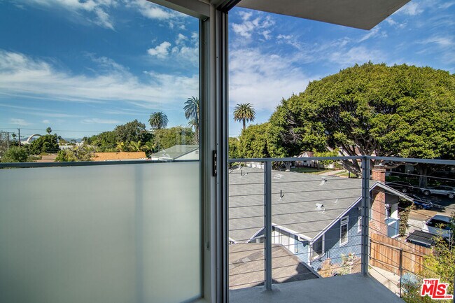 Building Photo - 4143 Madison Ave