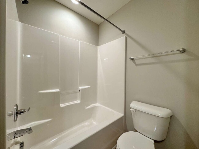 Building Photo - Modern 2 Story Townhome in Brightleaf Comm...