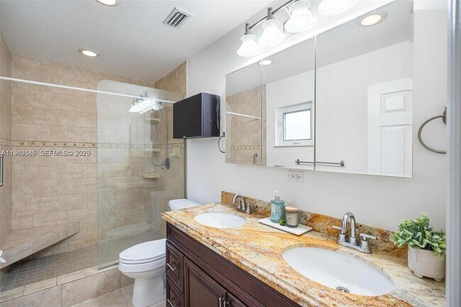 Building Photo - 107 SE 5th St