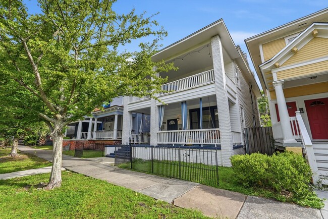 Building Photo - 538 E Waldburg St
