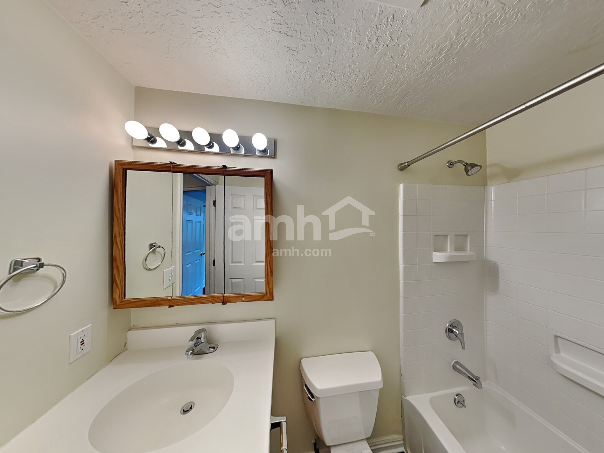 Building Photo - 111 W 1275 N