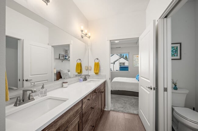 Building Photo - Beautiful Home with Modern Comforts
