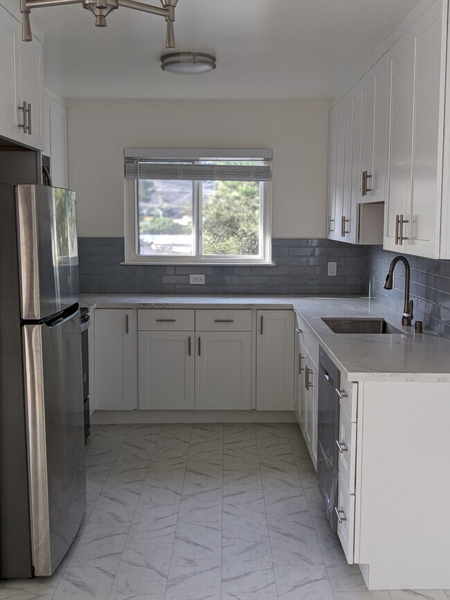 Building Photo - 3208 Countryside Dr