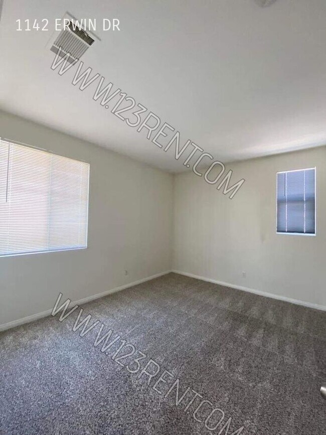 Building Photo - 1142 Erwin Dr