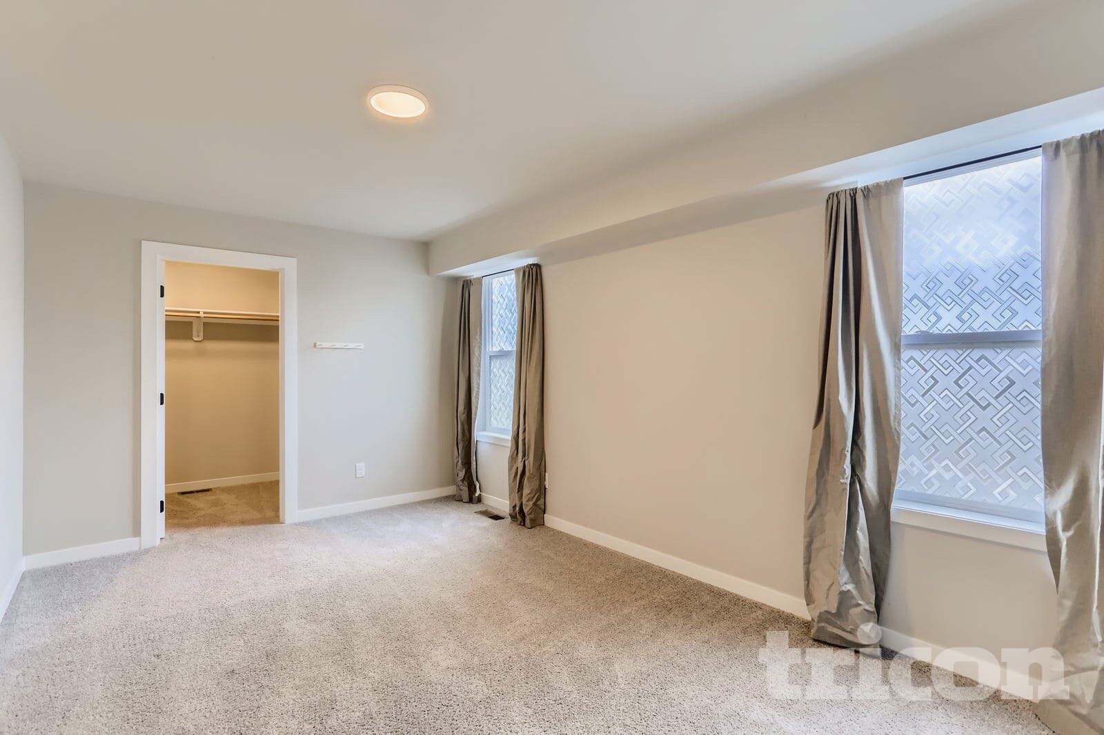 Building Photo - 5035 SE Knapp St