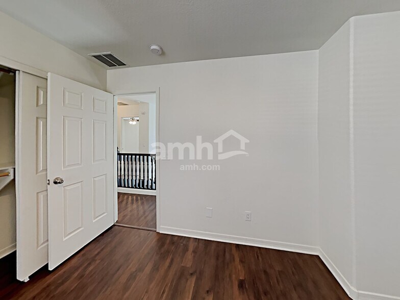 Building Photo - 138 E Calle Del Rondador