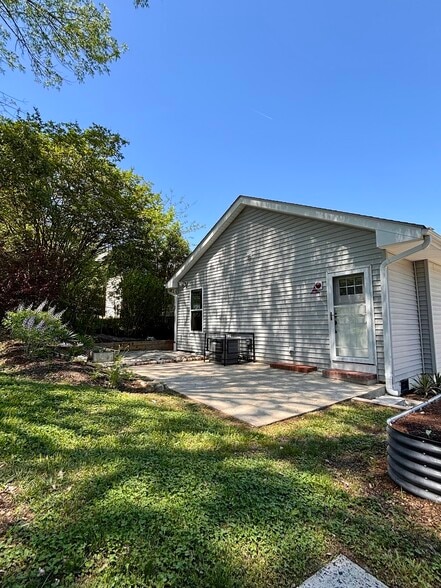 Building Photo - 620 Massey Ave