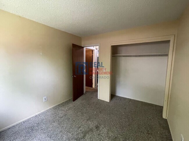 Building Photo - 1321 Potter Dr