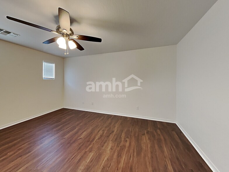 Building Photo - 11016 E Silver Springs Cir