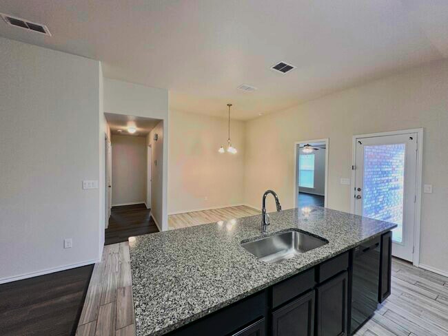 Building Photo - 2119 140th St