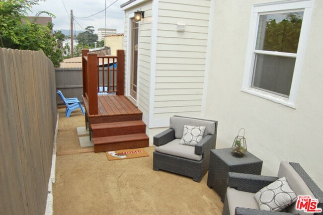 Building Photo - 1130 Laveta Terrace