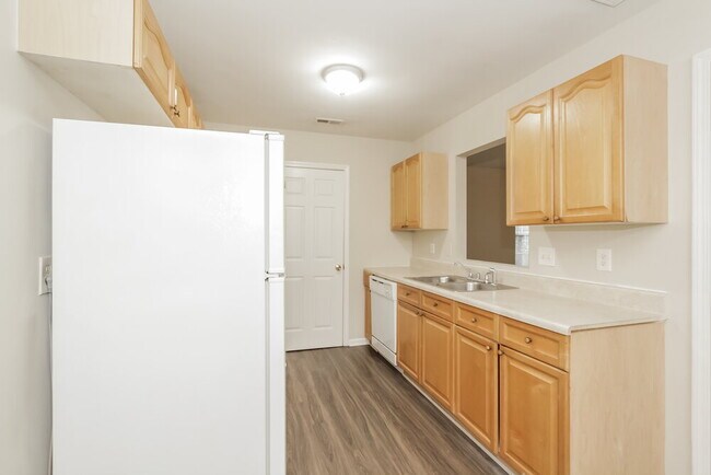 Building Photo - 1820 Charnell Ln