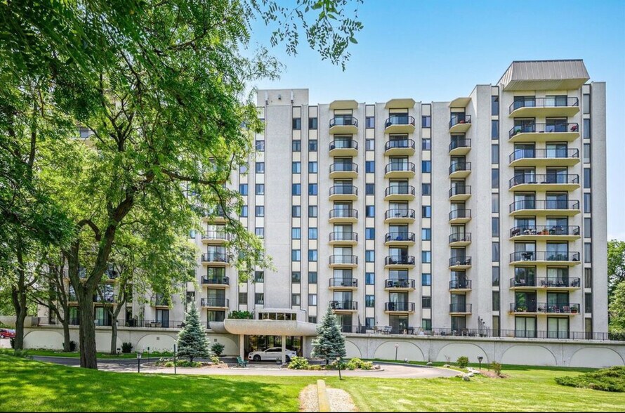 Building Photo - 190 S Wood Dale Rd