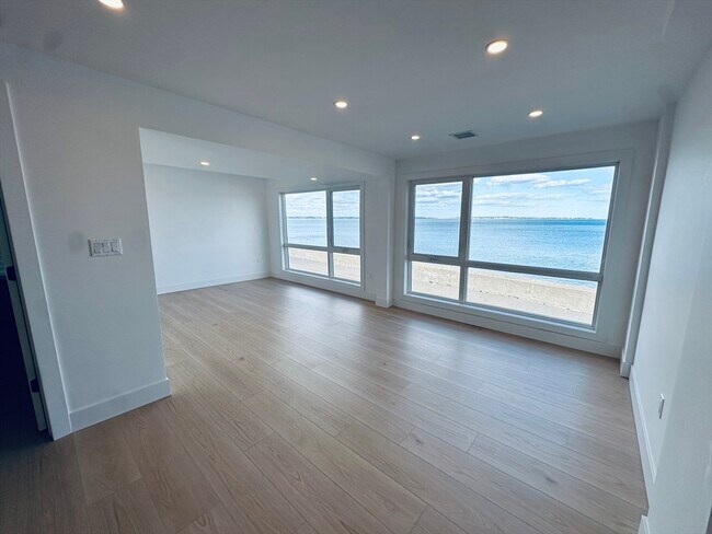 Building Photo - 280 Endicott Ave