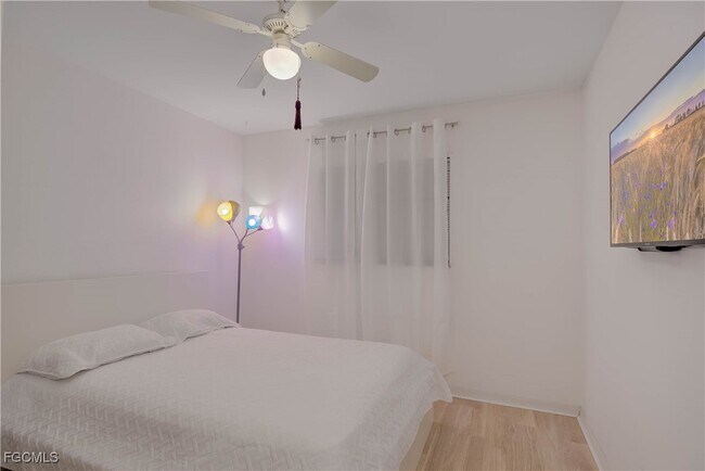 Building Photo - 1904 NE 19th Ave