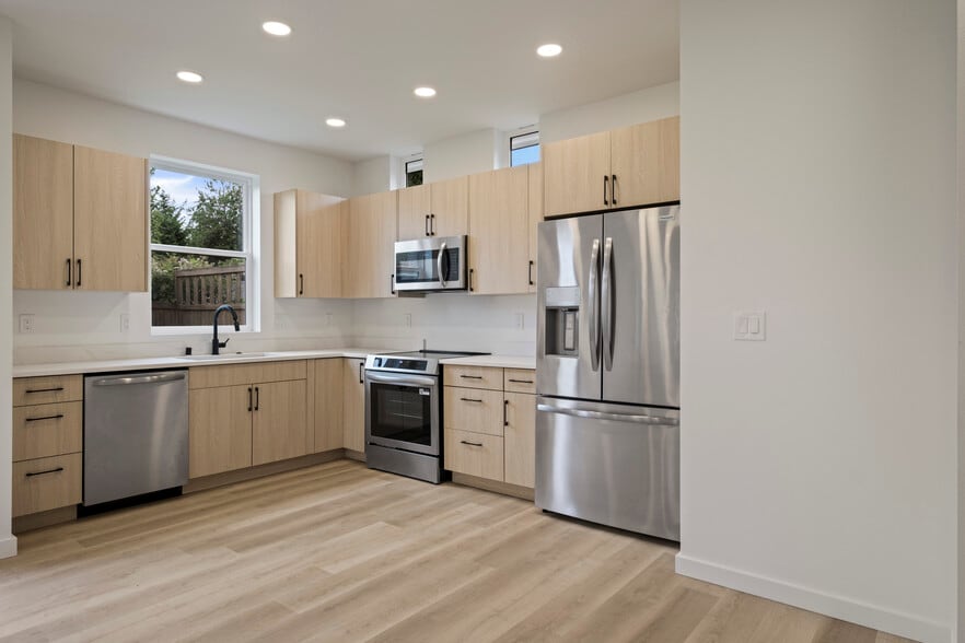 Building Photo - 11518 16th Ave NE