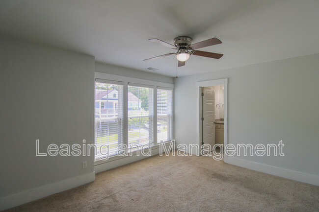 Building Photo - 1129 Bright Ct