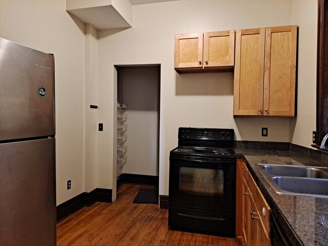 Peterboro Houses - Hendrie Lofts