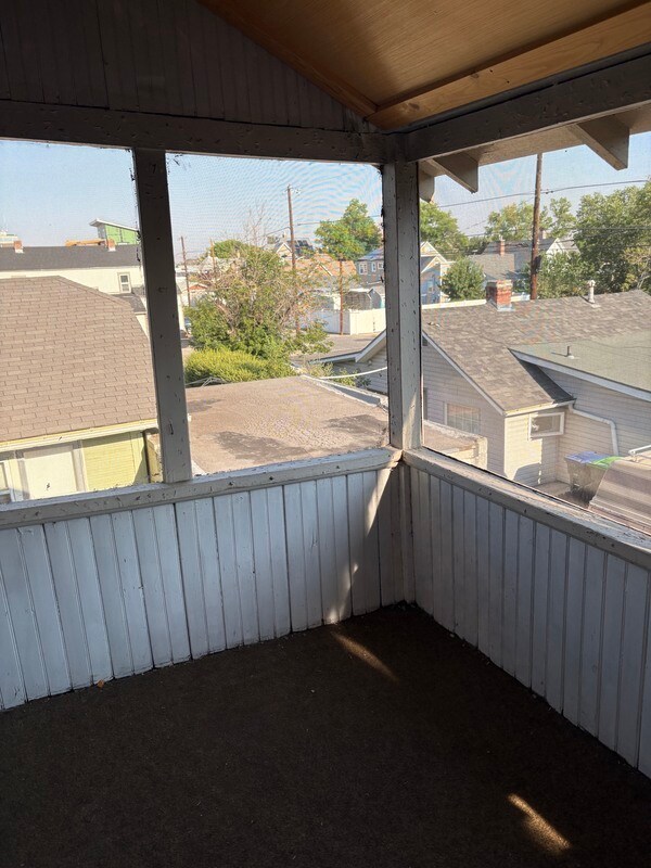 Building Photo - 910 Rood Ave