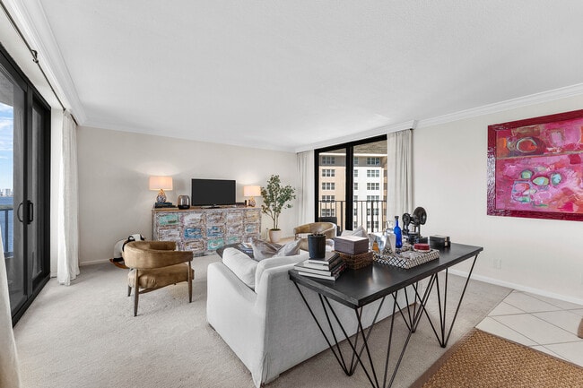 Building Photo - 5420 N Ocean Dr