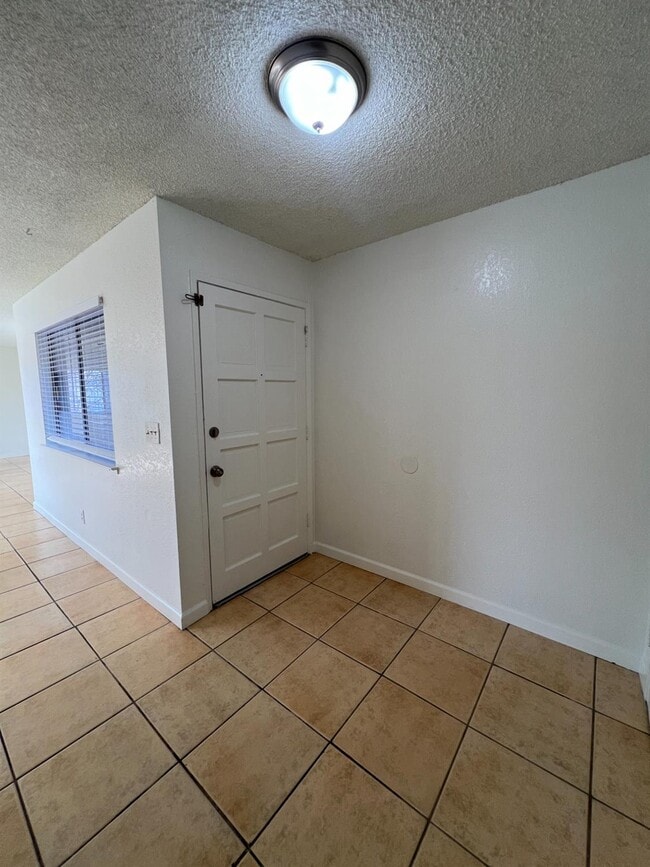 Building Photo - 3344 E Sierra Madre Ave