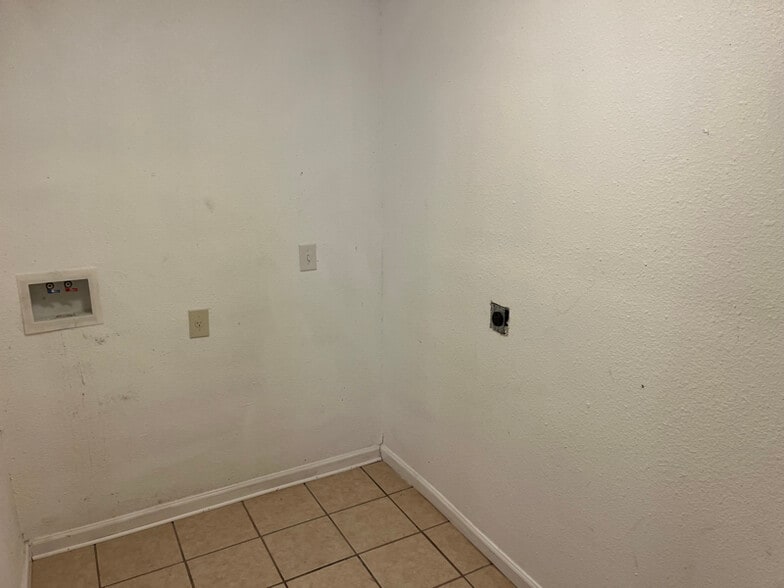 Building Photo - 4106 2nd St