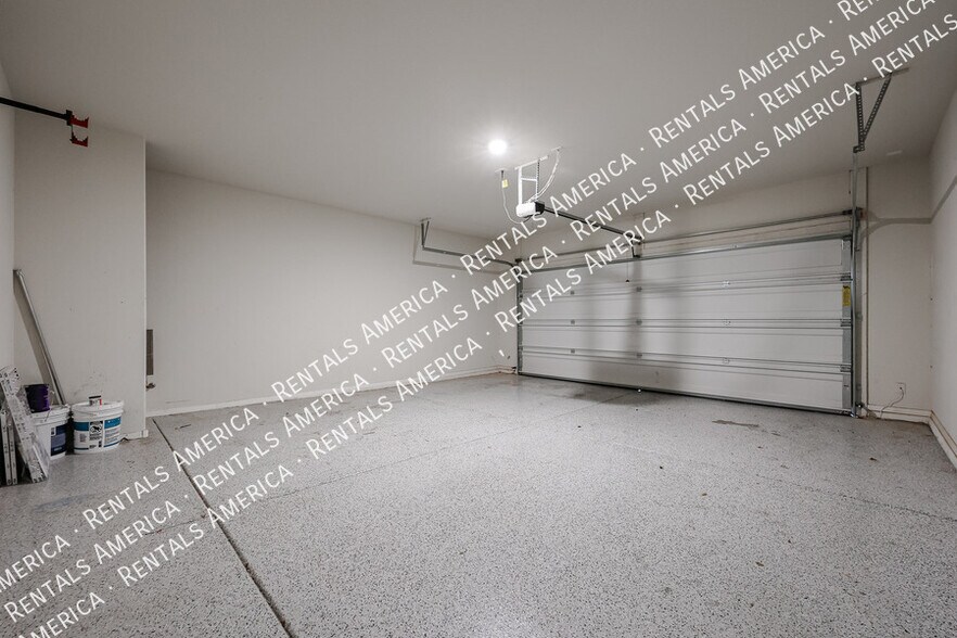 Building Photo - 36472 W San Capistrano Ave