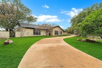 Building Photo - 26 Bounty Rd E