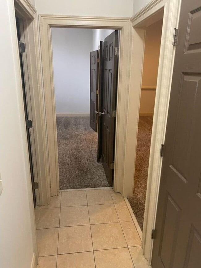 Building Photo - Excellent location, amazing upgrades and great price!