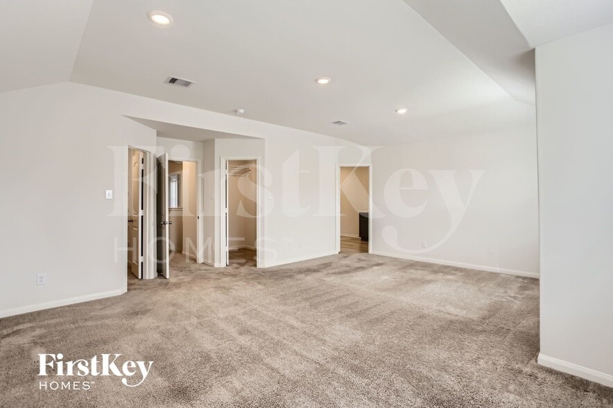 Building Photo - 26732 Frost Dr