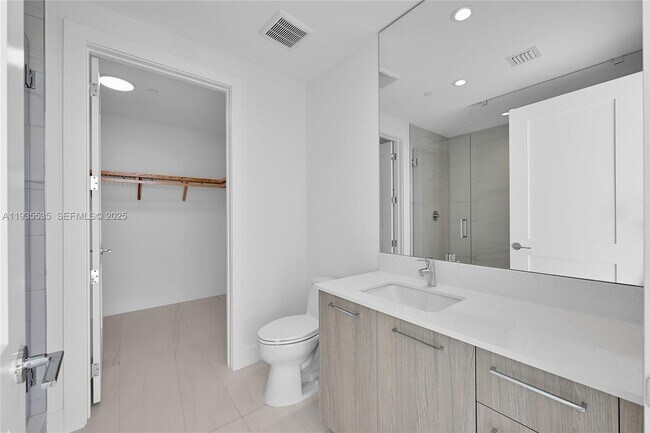 Building Photo - 151 N Seabreeze Blvd