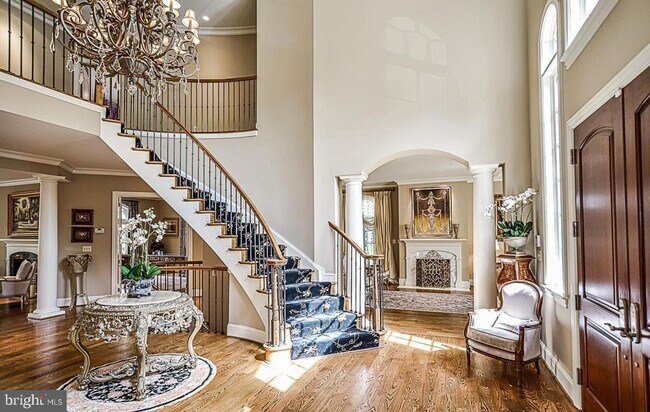 Building Photo - 7841 Montvale Way