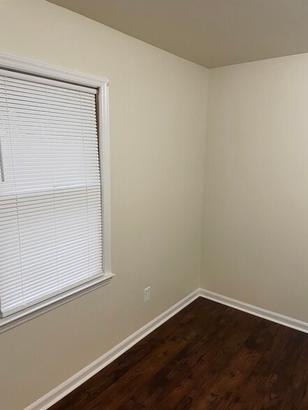 Building Photo - 224 Bridgefield Pl