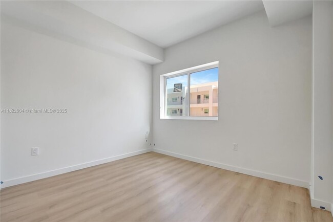 Building Photo - 1715 N Dixie Hwy