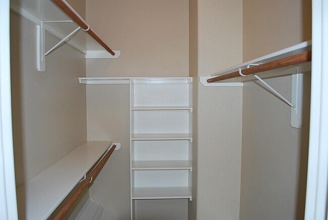 Building Photo - 5629 Dolores St