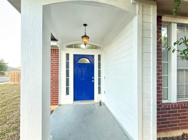 Building Photo - 1000 Moon Glow Dr