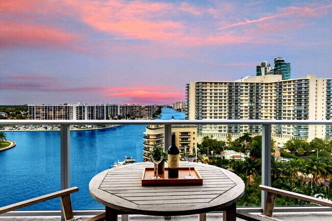 Building Photo - 4010 S Ocean Dr