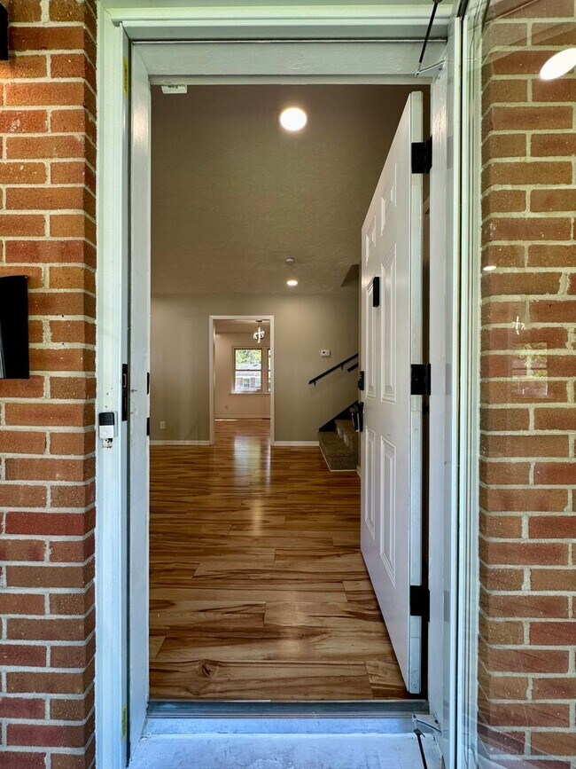 Building Photo - 1089 Torrey Dr