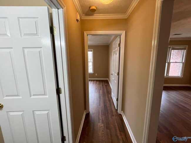 Building Photo - 2412 Harpeth Pl SW