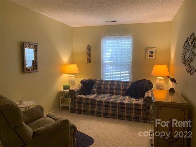 Building Photo - 19909 Henderson Rd