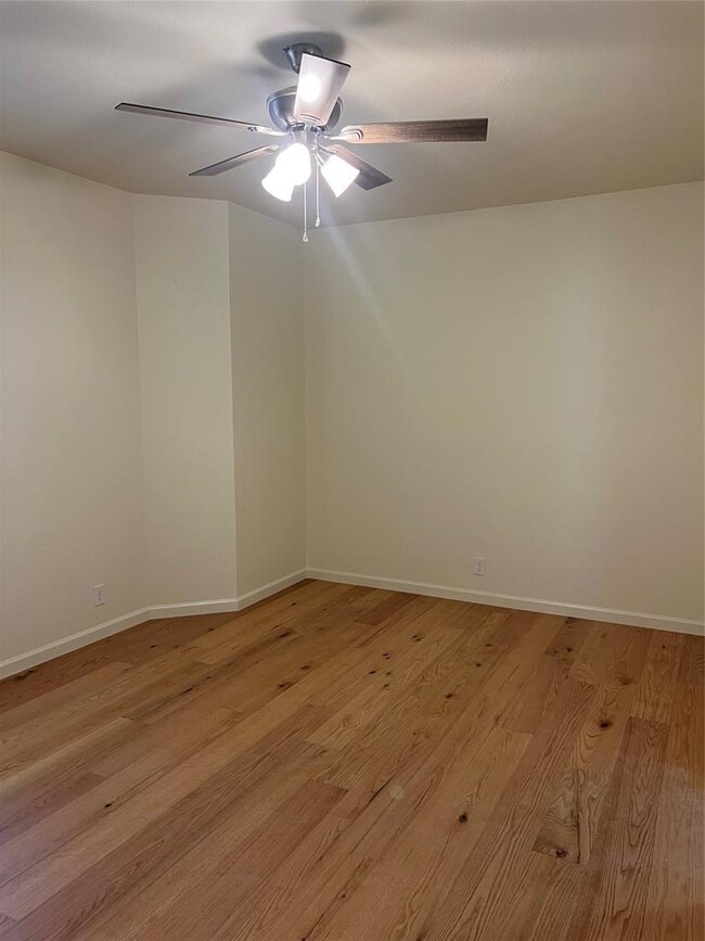 Building Photo - 5404 Martin Ave