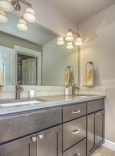Building Photo - Beautiful 4 Bedroom Home on Bends Eastside!