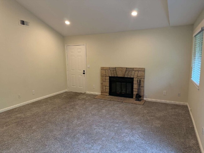 Building Photo - Remodeled Condo